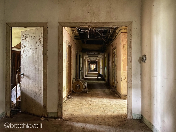  An abandoned hospital baking in the Texas heat