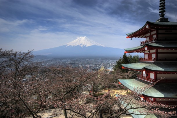  Chureito Pagoda in Fujiyoshida with Mount Fuji in