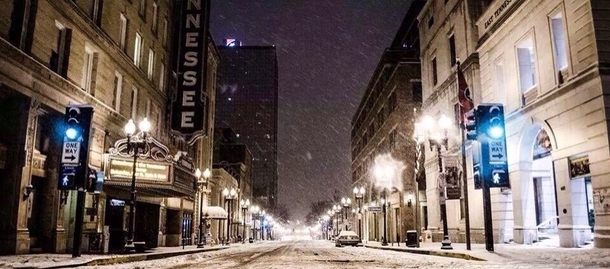A snowy night in Knoxville x