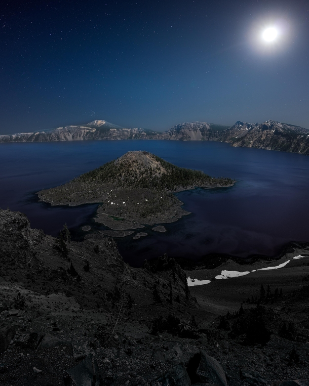A unforgettable night at Crater Lake Oregon 
