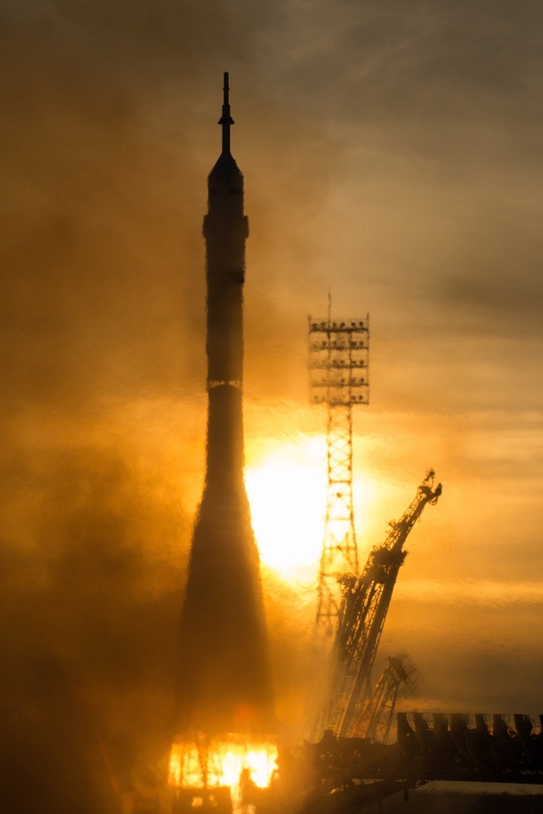 A very cool picture from the last soyuz launch
