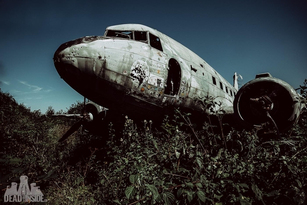 Abandoned airplane in Croatia - Photo by Natalia Sobaska -