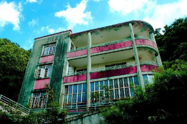 
Abandoned Art Deco Mansion in Hong Kong 