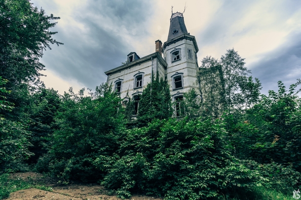 Abandoned chateau in Belgium 