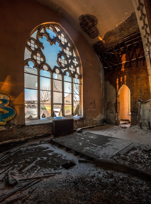 Abandoned church in Pittsburgh by Ghostcri 