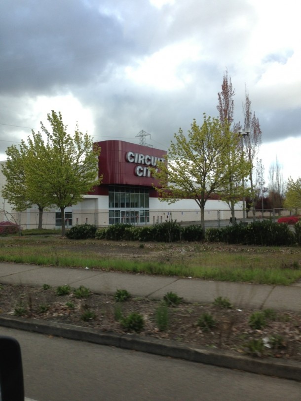 Abandoned circuit city in Eugene OR 
