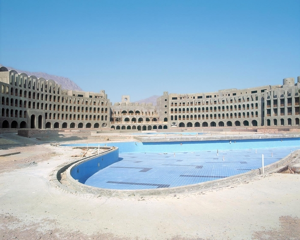 Abandoned construction site of a hotel in Egypt Photos by HaubitzampZoche 