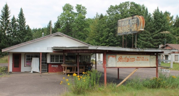 Abandoned dinerdrive-inice cream shop Near Ladysmith Wisconsin 