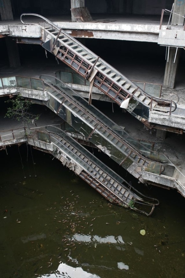 Abandoned Escalators in Bangkok 