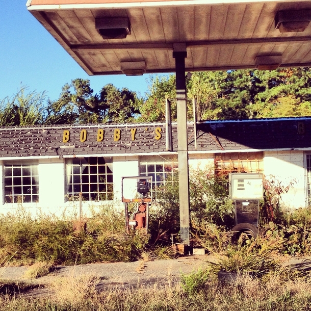 Abandoned Gas Station outside of Gainesville GA 
