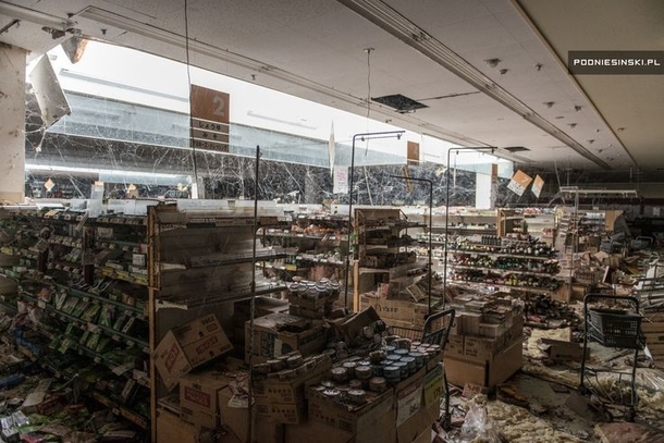 Abandoned grocery store near Fukushima Japan - Photorator