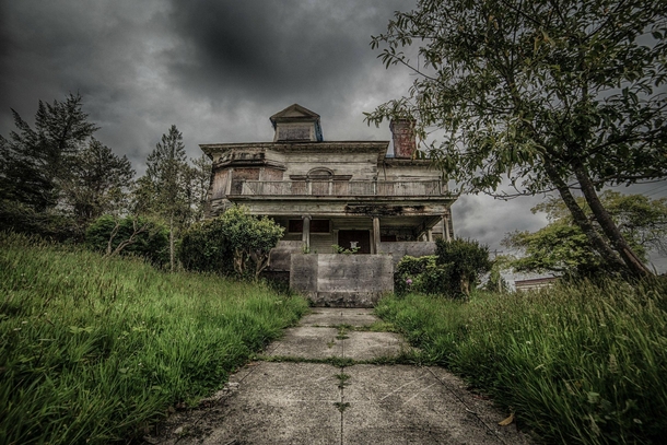 abandoned home in Oregon 