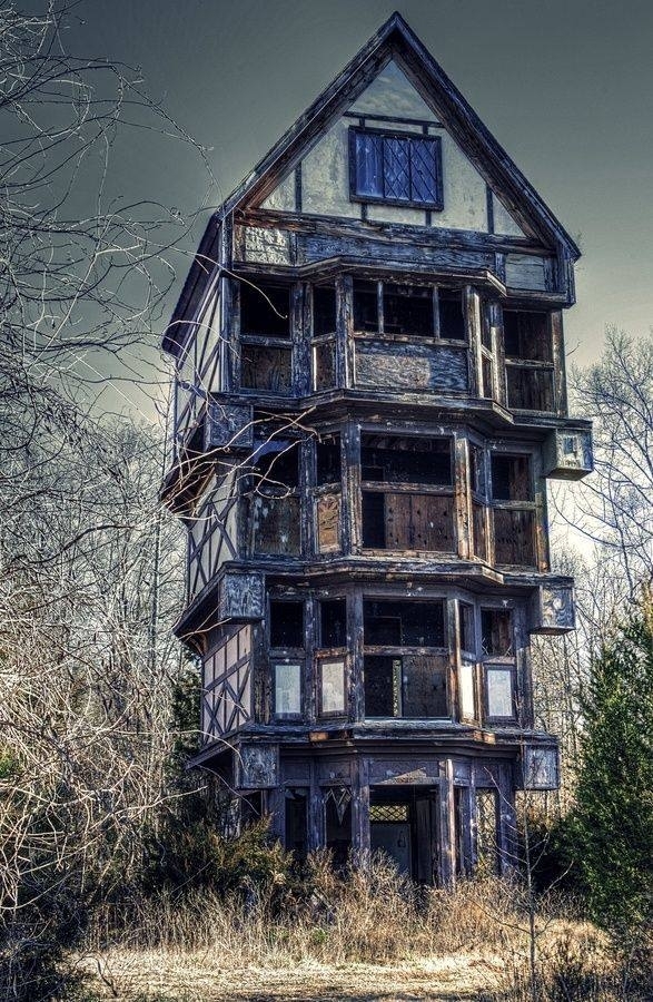 Abandoned home in Virginia USA 