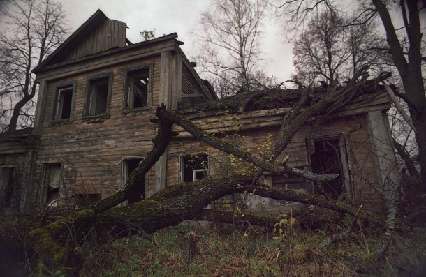 abandoned house in Kirzhach Russia 