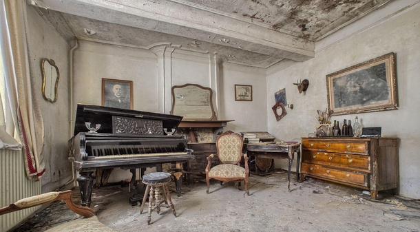 Abandoned House Of A Incredible Belgian Artist 