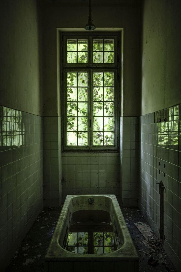 Abandoned Italian asylums photographed by Thomas Windisch