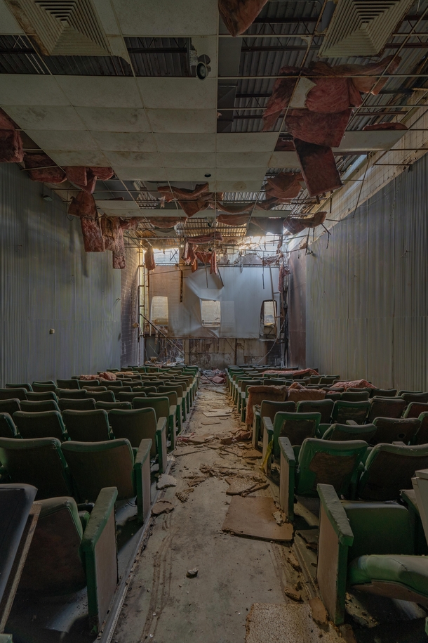 Abandoned Movie Theater Closed in  Star Wars Revenge Of The Sith was the last screening