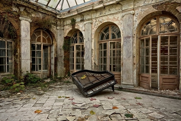 Abandoned palace in Bratoszewice Poland 