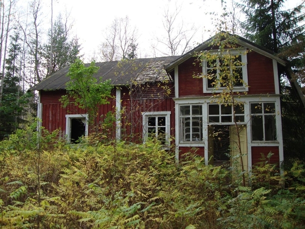 Abandoned s home in Finland 