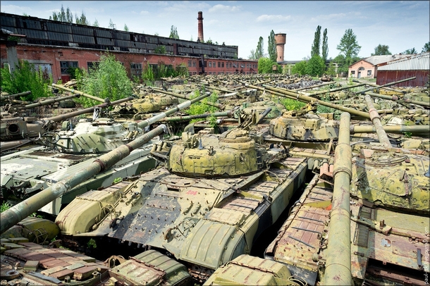 Abandoned tanks X-post from rbattlefield_ 