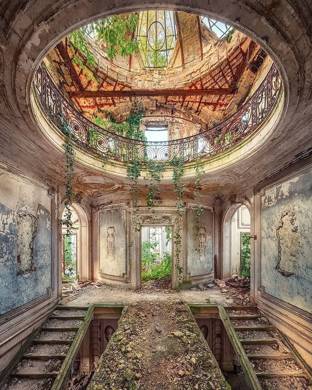Abandoned villa somewhere in Europe photographer unknown