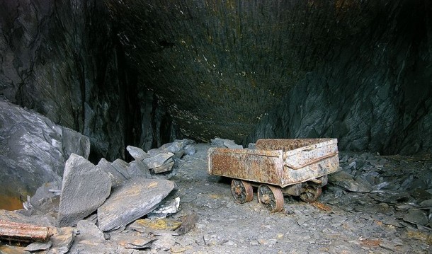 Abandoned waste truck in former Welsh slate mine 