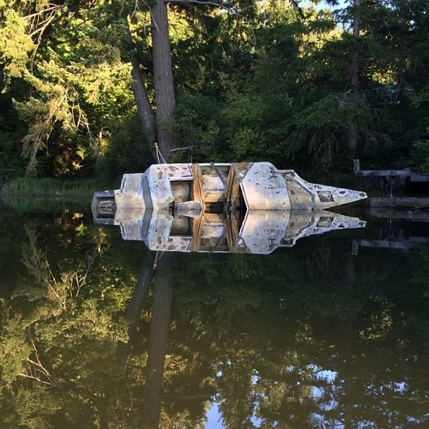 Abandoned yacht with some cool reflections 