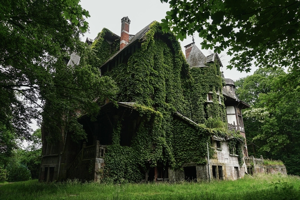 Abandoned -year old villa in Belgium Almost fully overgrown 