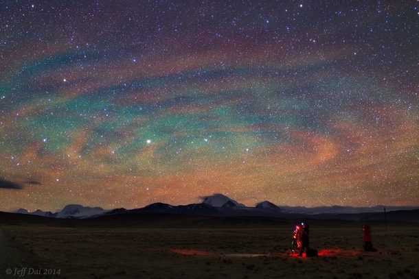 Airglow ripples over Tibet photographed after a thunderstorm by Jeff Dai 