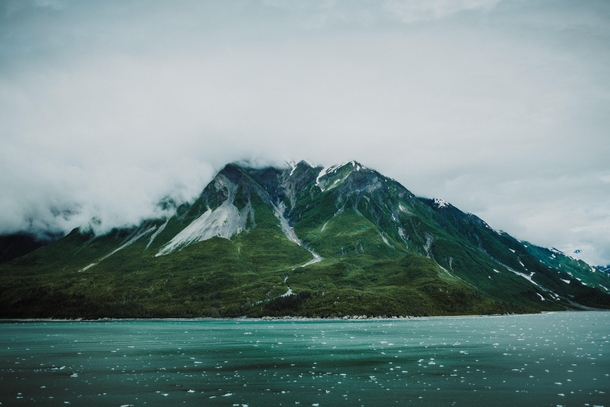 Alaskan peaks - taken from the bay near Hubbard Glacier 