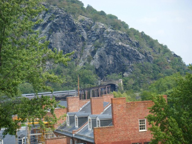 Amtrak Regional coming into Harpers Ferry WV through mountainside 