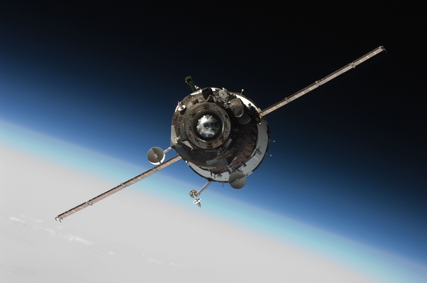 An approaching Soyuz space craft as seen from the ISS 