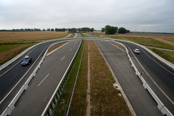 An interesting temporary U-turn ramp on the S near Poznan Poland x-post from rpoland 