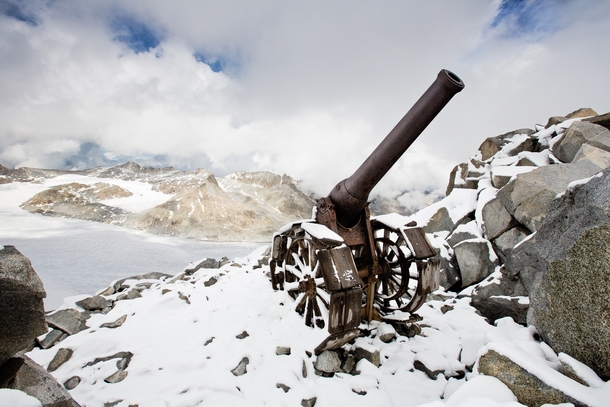 An Italian cannon still stands on Cresta Croce a -meter-high ridge in the Alps One of many artifacts including mummified soldiers revealed by the retreating ice Photo by Stefano Torrione 