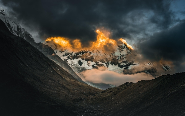 Annapurna South Nepal - Eye of the mountain  OC