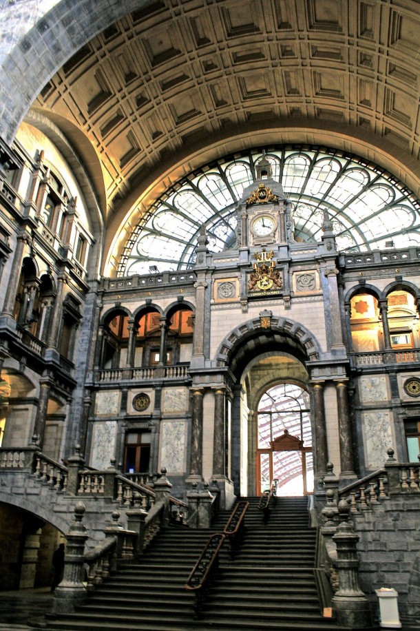 Antwerpen-Centraal train station 