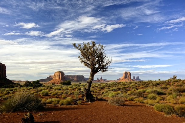 As a norwegian exploring western US I find Monument Valley to be one of the most insanely beautiful places on earth 