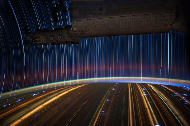 Astronaut Donald Pettit took the photo with an exposure of - minutes 