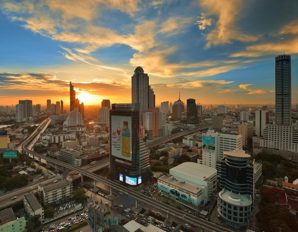 Bangkok Twilight - photo by Chatchai Lakamankong 