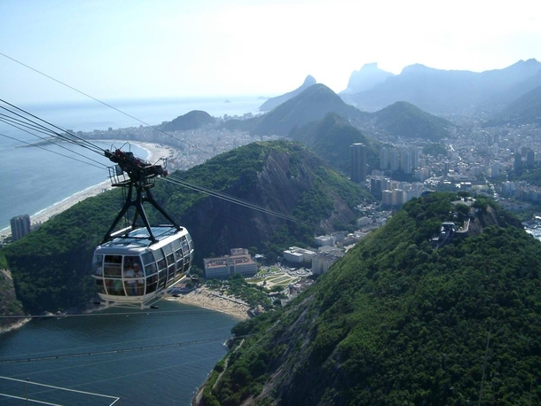 Cable car tobetween Sugarloaf Mountain Rio de Janeiro 