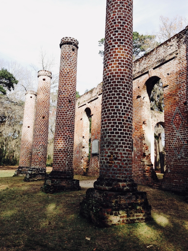 Church ruins in coastal South Carolina 