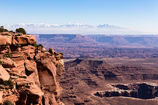 Cliffs and chasms in Canyonlands NP 