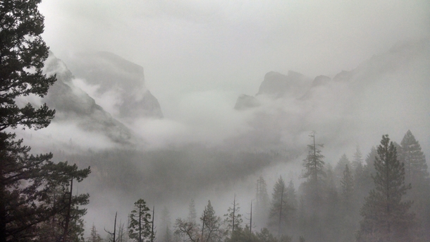 Clouds covering Yosemite valley 