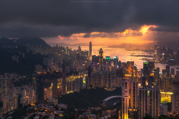 Cloudy evening in Hong Kong 
