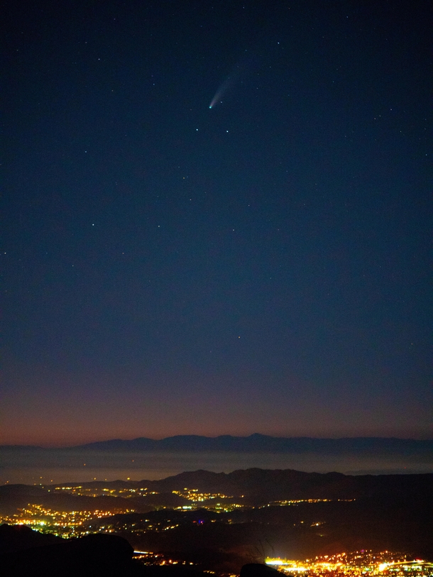 Comet NEOWISE from the top of Saddle Peak in Malibu CA 