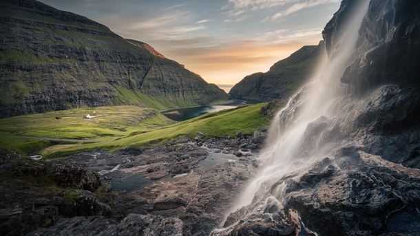 Continuing the streak of Faroe Islands pics 