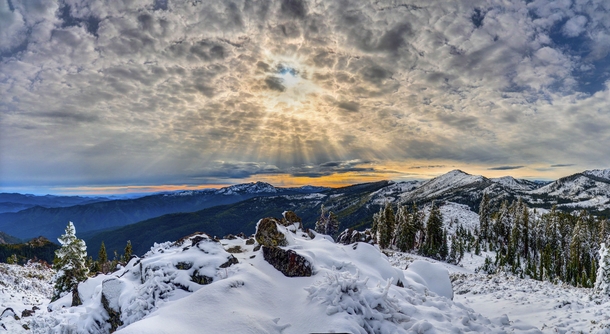 Corona and Crepuscular Rays over the Klamath Mountains of Northern California 
