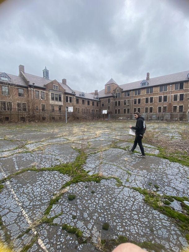 courtyard of abandoned juvenile detention center cleveland oh