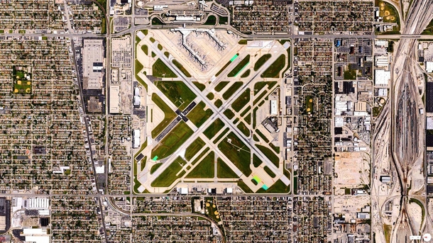 Daily Overview Chicago Midway Airport overveu 