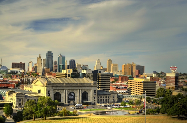 Downtown Kansas City from Liberty Memorial Tonemapped 
